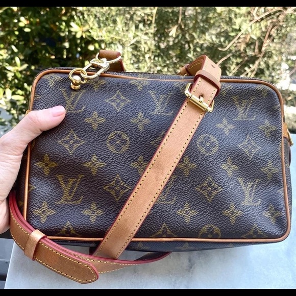 Authentic LOUIS VUITTON Monogram Clutch Pouch - Picture 6 of 7